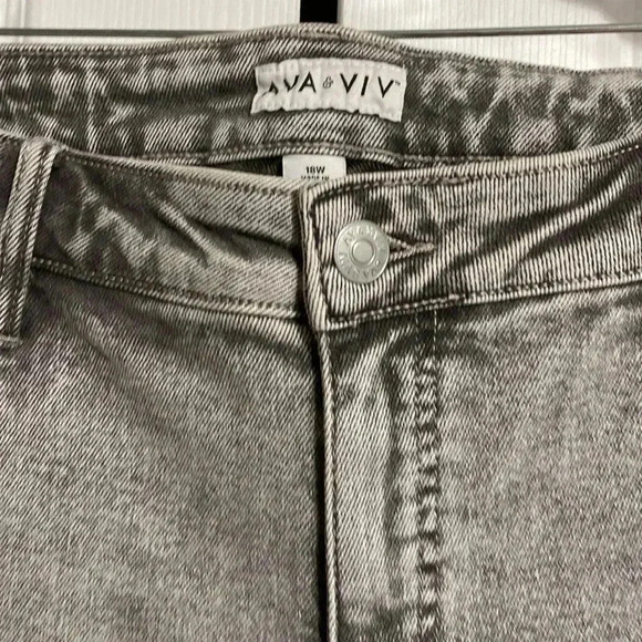 NWT Ava & Viv gray distressed washed denim jean shorts - Picture 5 of 11